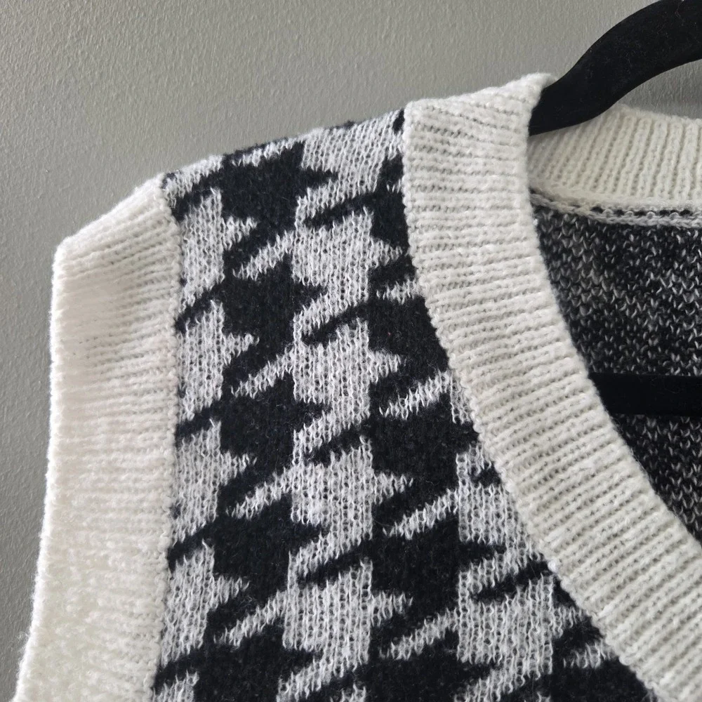 Women's L Houndstooth Sweater Vest Black White V Neck Preppy Goth Dark Academia
